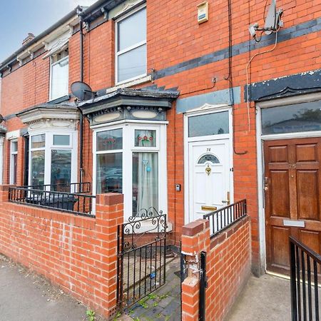 Fantastic 3 Bedroom House *Free Parking* Wolverhampton Kültér fotó