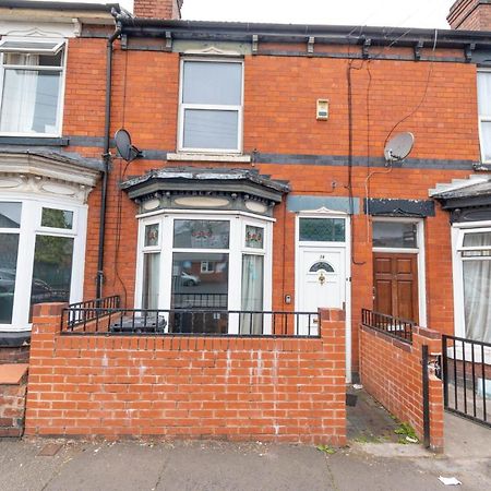 Fantastic 3 Bedroom House *Free Parking* Wolverhampton Kültér fotó